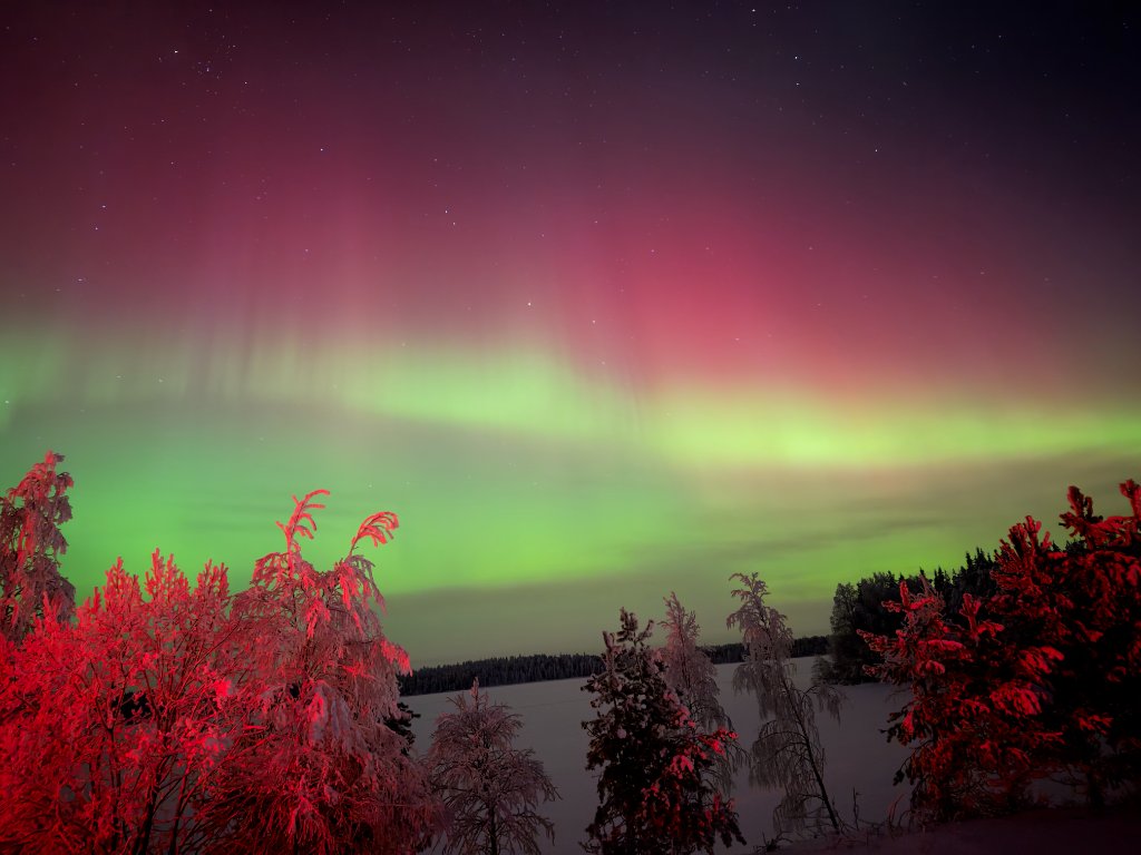 CHASE THE
NORTHERN LIGHTS
IN LAPLAND